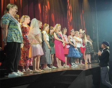 Enterrement de vie de jeune fille au cabaret